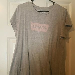 Levi t shirt